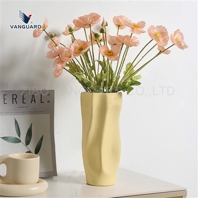 Keramická stolová váza